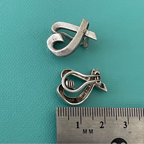 Vintage Tiffany & Co Paloma Picasso  Loving Heart Earrings. - Picture 10 of 12